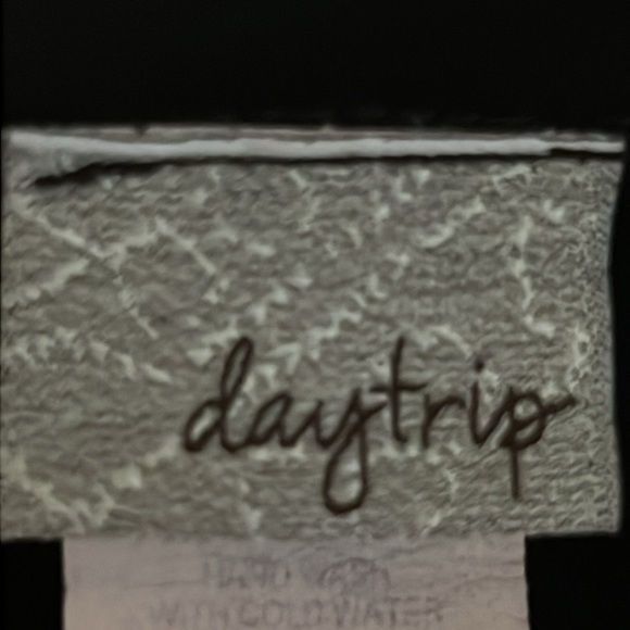 Daytrip Ruffled Top - Picture 3 of 4